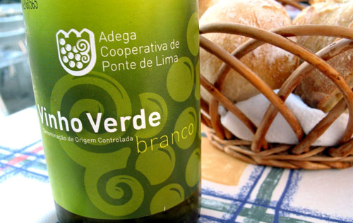 绿酒(Vinho Verde)